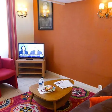 Yolande Apartment